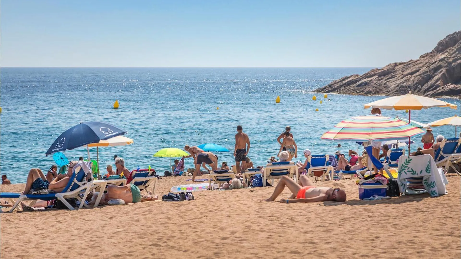 4 Bedroom Stunning Apartment In Tossa De Mar